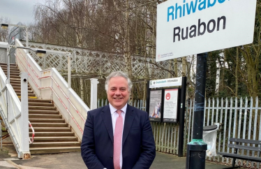 Simon Baynes MP at Ruabon Station